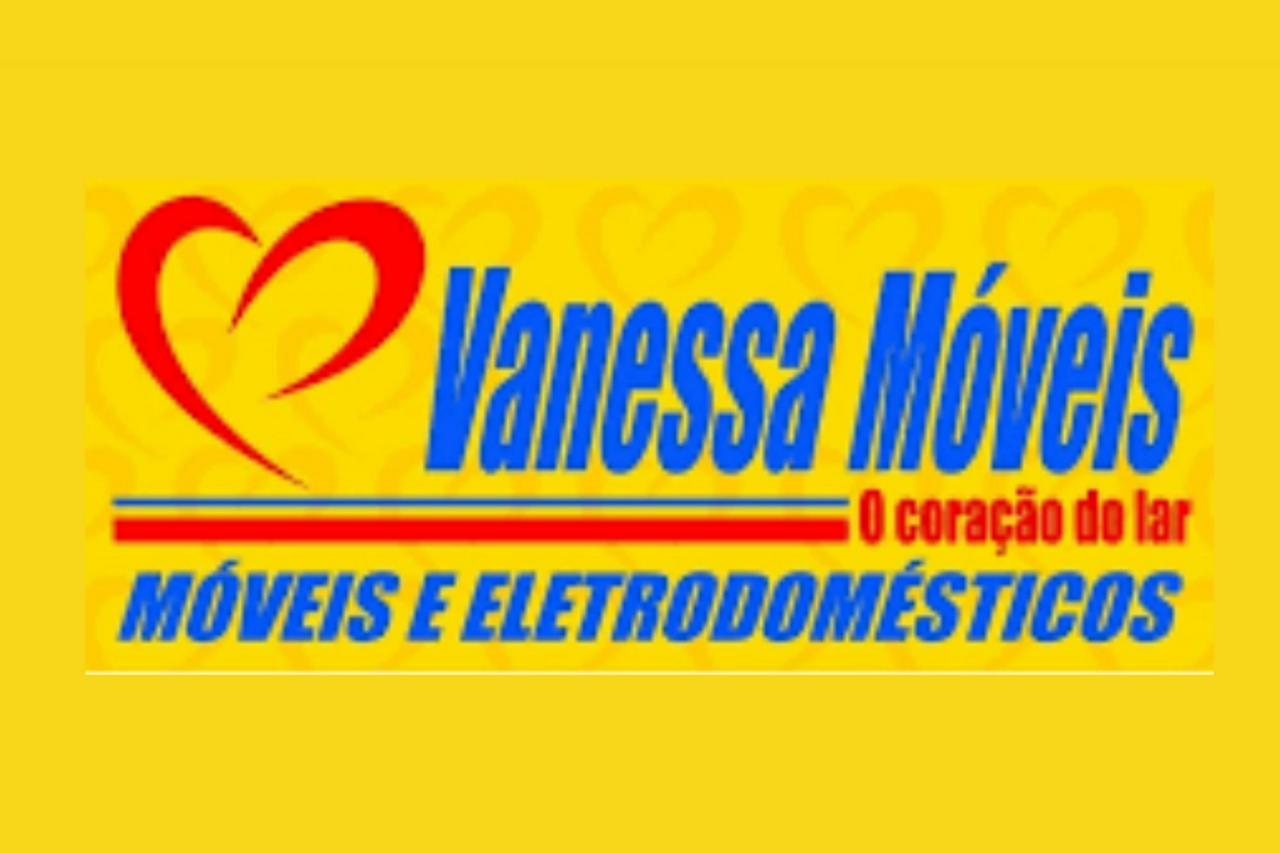 VANESSA MOVEIS